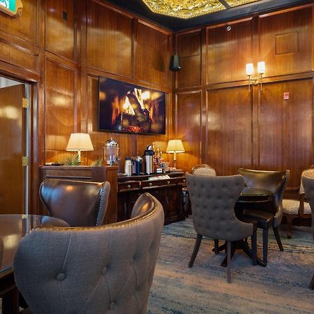 Crown Columbia Hotel; BW Premier Collection Trail Экстерьер фото