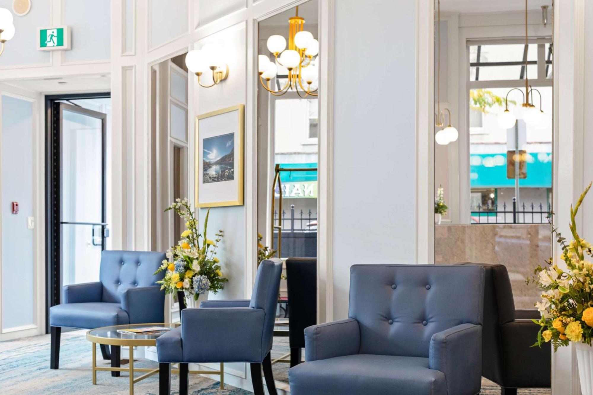 Crown Columbia Hotel; BW Premier Collection Trail Экстерьер фото