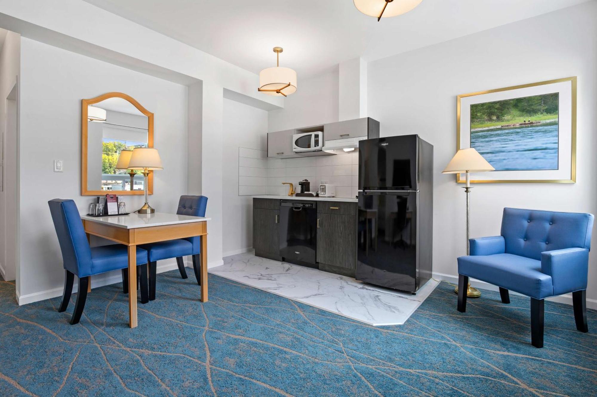 Crown Columbia Hotel; BW Premier Collection Trail Экстерьер фото
