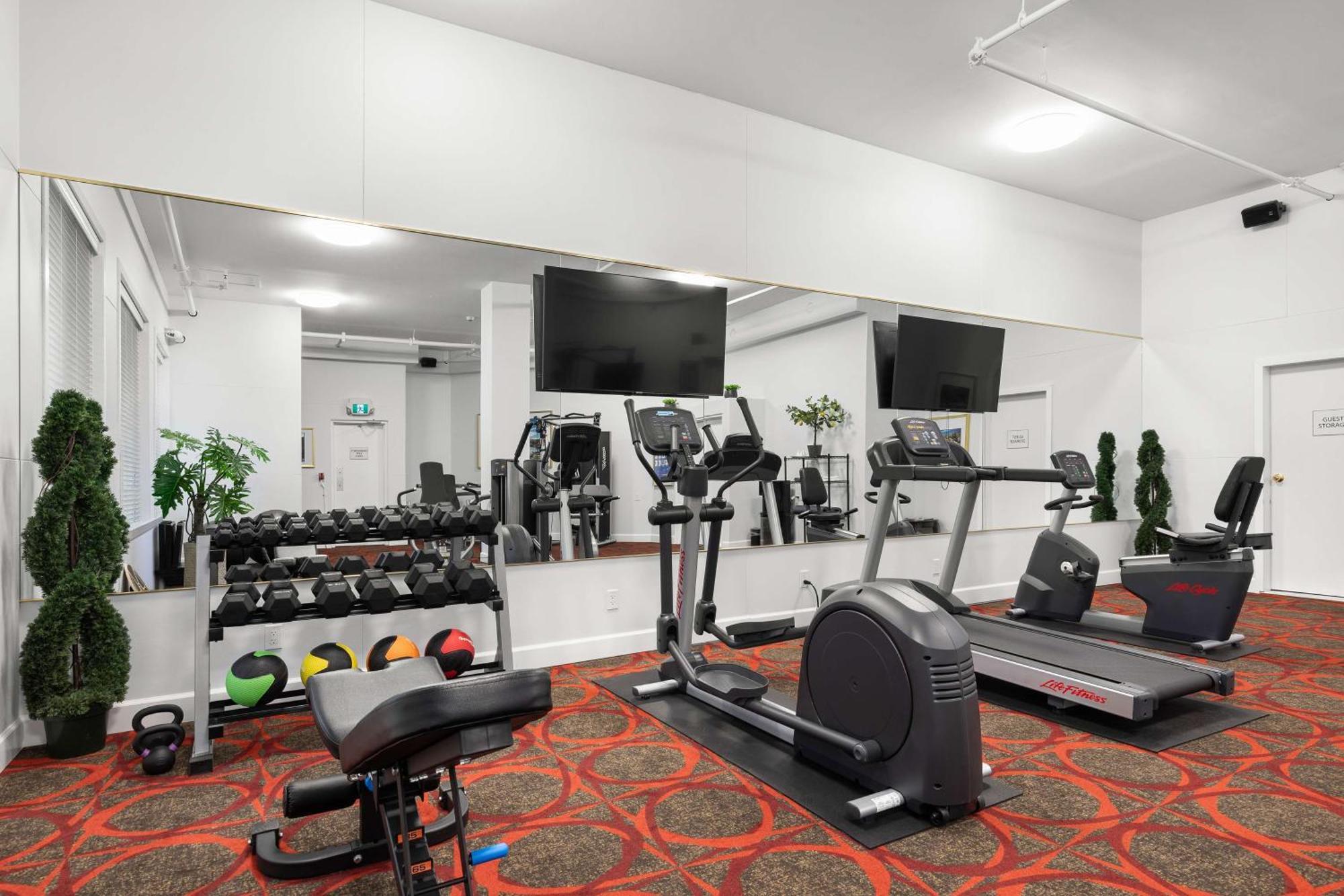 Crown Columbia Hotel; BW Premier Collection Trail Экстерьер фото