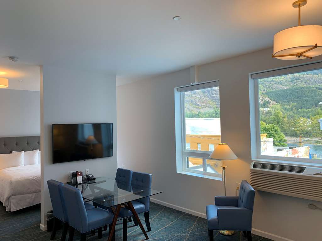 Crown Columbia Hotel; BW Premier Collection Trail Номер фото